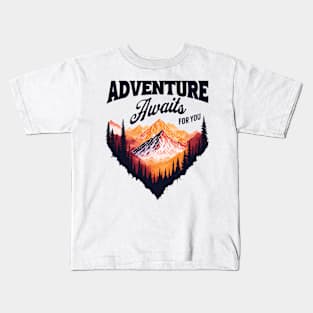 Adventure awaits for you - Mountain Lovers Hiking Kids T-Shirt